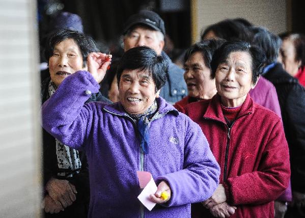 杭州：社區游園會迎新春