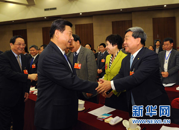習近平看望出席全國政協十二屆一次會議科協、科技界委員并參加聯組討論
