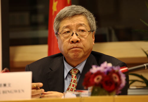 Should Chinese people retire later? - Guest profile - 中國人是否應該晚退休？- 嘉賓介紹