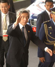 Japan PM apologizes for WWII aggression 