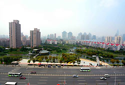 China's economy expands 9.5% in first quarter