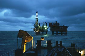 US protectionist fangs bare in Unocal bid