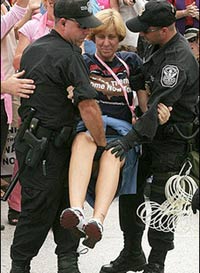 'Anti-war Mom' arrested outside White House