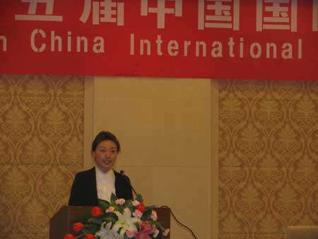 各使館官員亮相教育展發布會現場