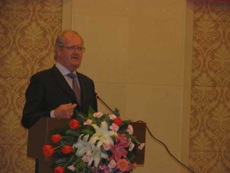 各使館官員亮相教育展發布會現場