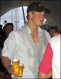 與女友泡吧 哈里王子錯過急行軍訓練受嚴懲