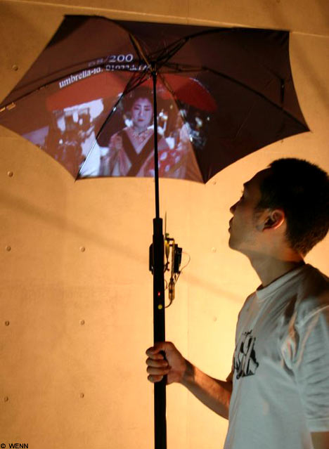 日本研制可上網(wǎng)雨傘