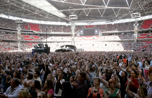 英國兩王子舉辦音樂會<FONT COLOR=#3A4EB8> 紀念母親戴安娜誕辰46周年</FONT>