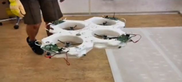 組圖：瑞士發明可自主合作飛行的機器蜜蜂