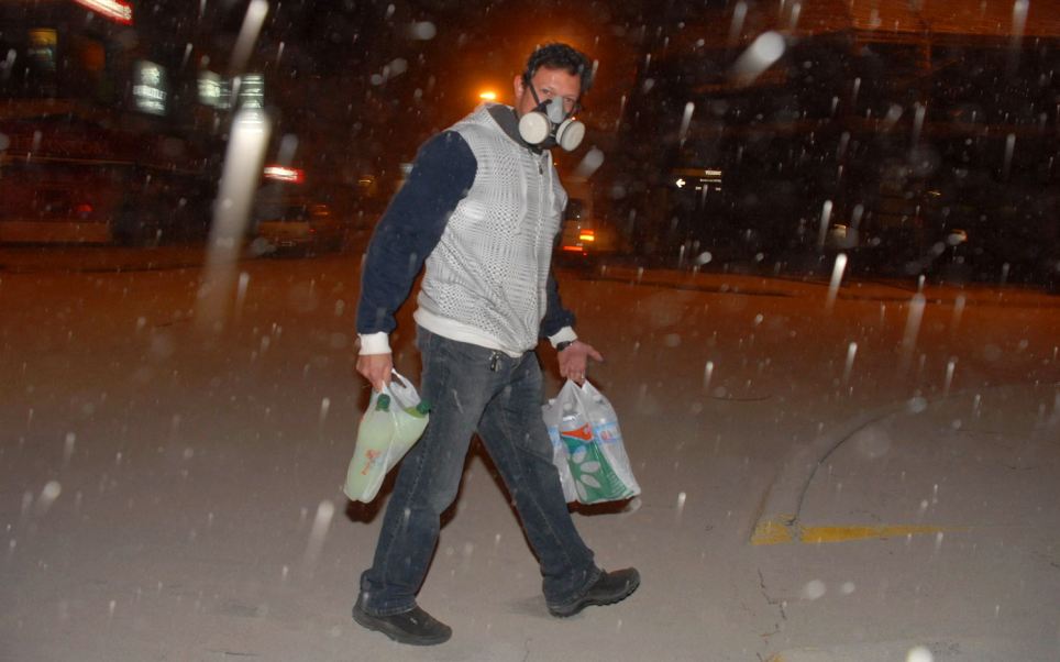 組圖：智利火山噴發伴隨電閃雷鳴 場面蔚為壯觀