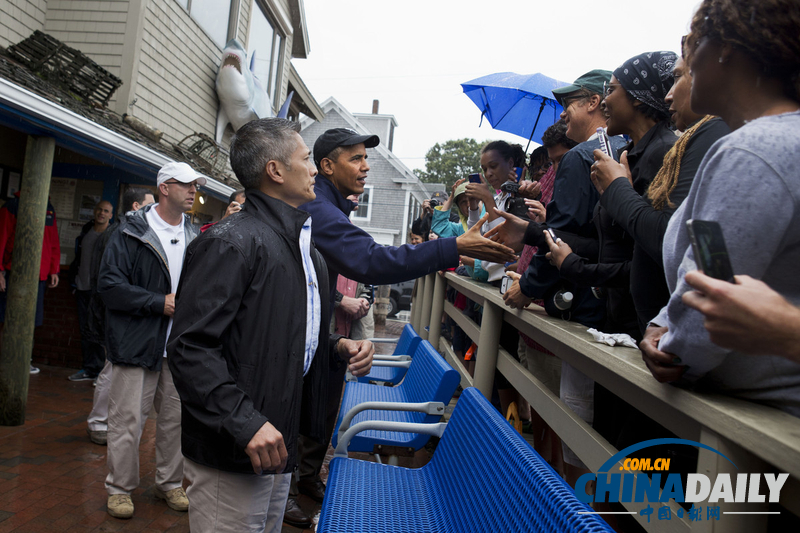 美國總統(tǒng)奧巴馬悠閑度假 現(xiàn)身餐館引圍觀