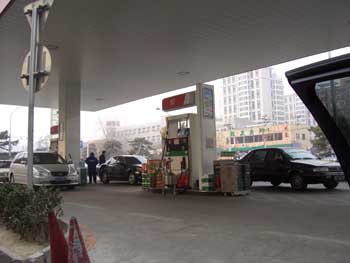 國內數一數二大品牌加油機連曝改程偷油丑聞