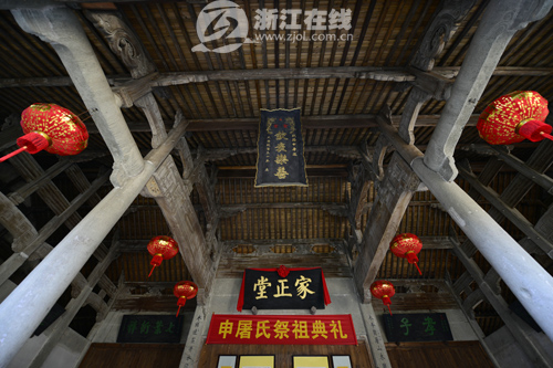 乾隆御賜孝子牌匾 全國網(wǎng)絡(luò)媒體記者走進(jìn)荻浦村