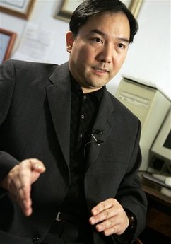家中藏有2億美元現(xiàn)金的華裔巨富承認(rèn)販賣冰毒原料