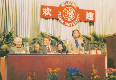 美國總統(tǒng)37年訪華路