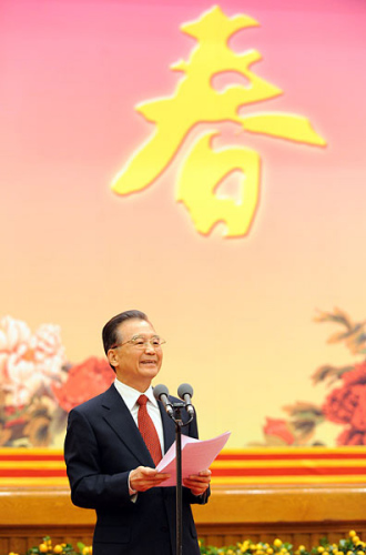 溫家寶：讓人民生活得更加幸福更有尊嚴(yán)