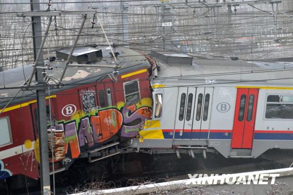 比利時火車相撞造成至少20人死亡（組圖）