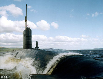 英核潛艇艦長受審 看錯一字致潛艇撞礁石