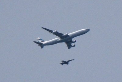 國泰航空一客機遇炸彈威脅 加拿大派戰(zhàn)斗機護航