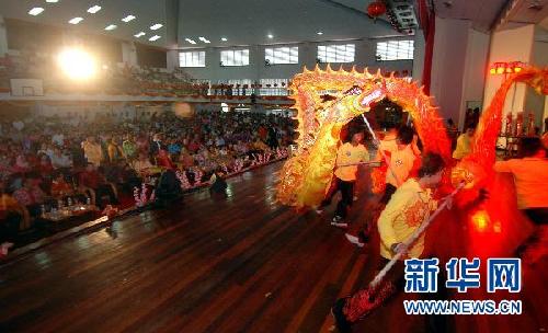 看看外國春節(jié)聯(lián)歡會什么樣