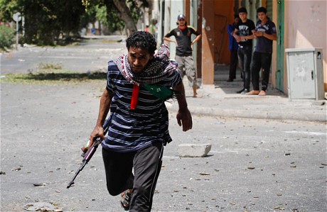 “孤城”的黎波里周邊激戰不停 反對派規劃后卡扎菲時代