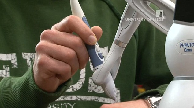英國研究者發明有觸覺的微創手術刀