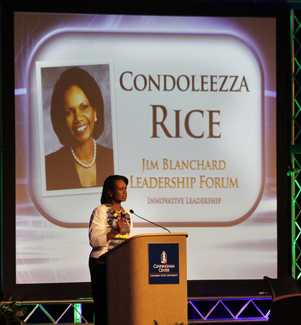 奧巴馬稱美經(jīng)歷十年反恐苦戰(zhàn) 賴斯認(rèn)為威脅來(lái)自“失敗國(guó)家”