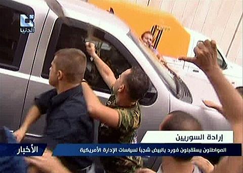 敘總統支持者圍攻美大使車隊 華盛頓強烈譴責