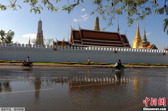 泰政府要美軍驅逐艦延長駐留 派直升機協查水災