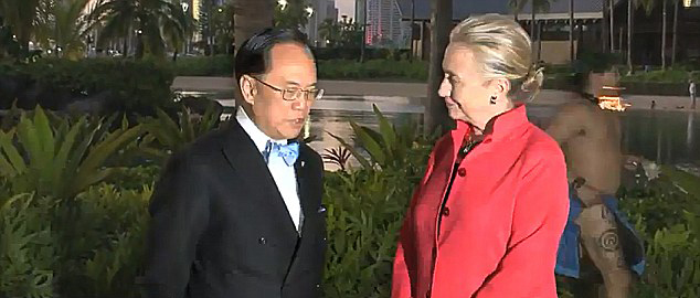 美菲共同防務協議不得民心 希拉里車隊訪菲期間遭潑油漆