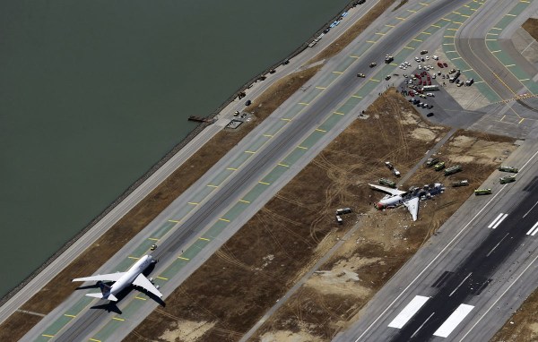 韓國客機墜毀致28名中國乘客受傷 10人較嚴(yán)重