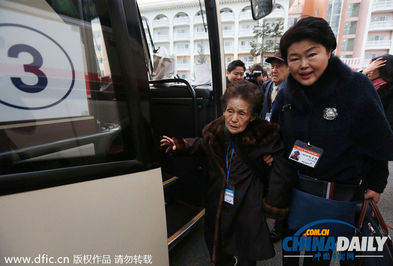 首輪朝韓離散家屬團聚結束 老人追車表達不舍