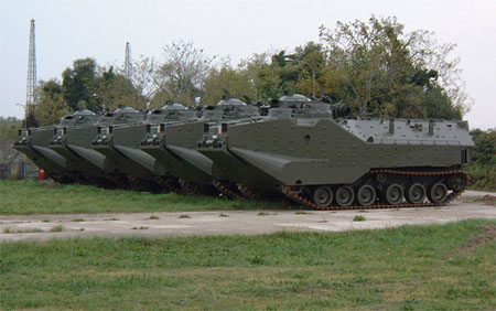 臺軍陸戰隊AAV7兩棲登陸車明天正式成軍
