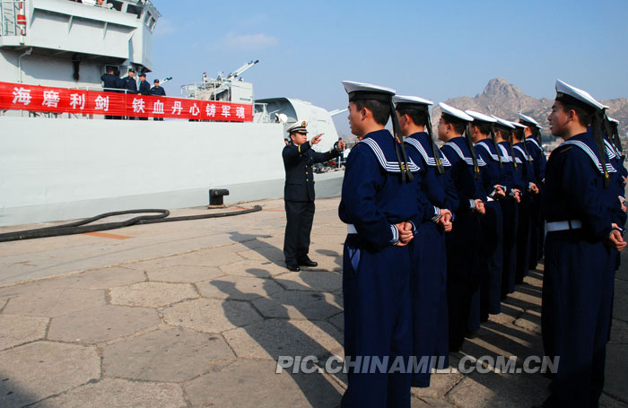 軍網(wǎng)披露我戰(zhàn)艦完成南沙戰(zhàn)備值班任務歸來