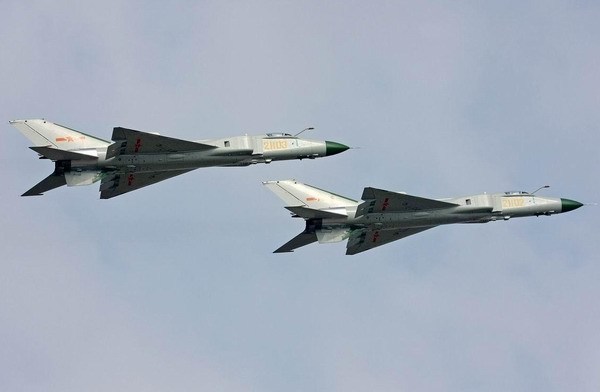 中國空軍現(xiàn)役機型圖集