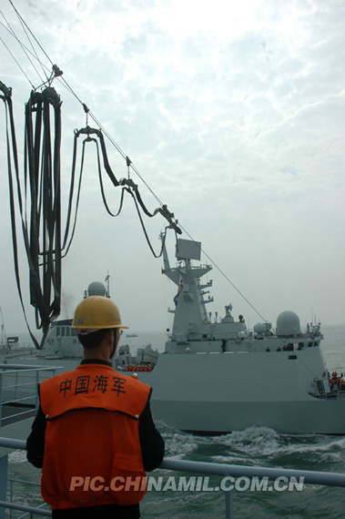 我國護航編隊強化訓練應對海盜活動