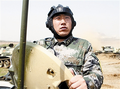 我軍新戰(zhàn)法使戰(zhàn)車夜間捕捉目標(biāo)時間縮短2/3