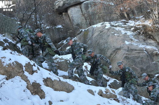 濟南軍區某裝甲旅冬季野營演練16種戰術