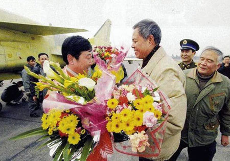 殲10戰(zhàn)機(jī)首次試飛的部分歷史照片對(duì)外公開(kāi)