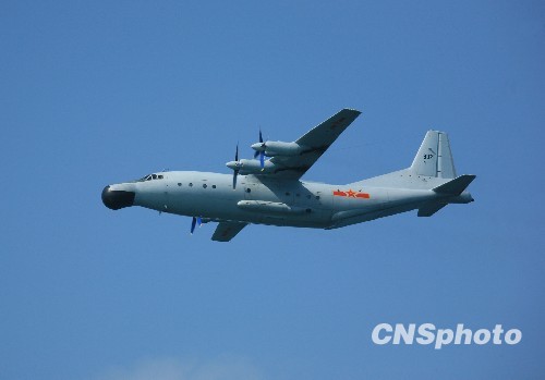 青島海軍航空兵駕戰(zhàn)機(jī)新年首飛