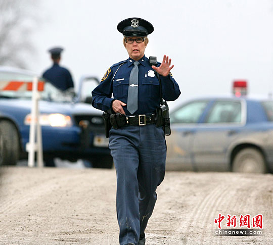 圖：美國動(dòng)用裝甲車逮捕極端組織成員