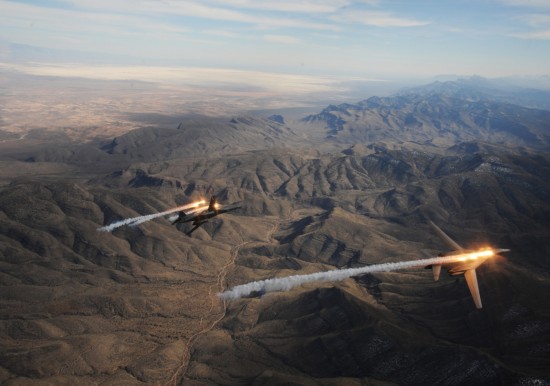 組圖:美空軍公開B-1B轟炸機群空中訓練照