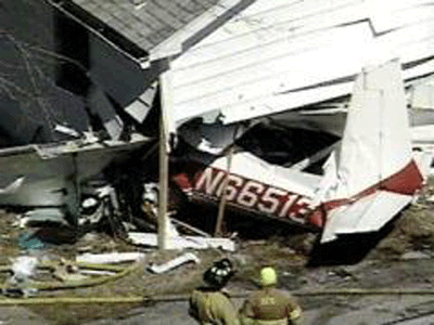 美國小飛機墜毀 可能是飛行員“導演”