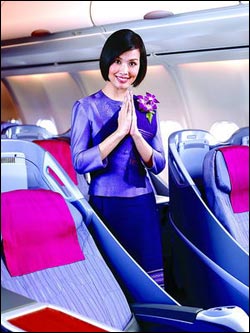 國際航班服務(wù)誰最佳 迷人泰航空姐奪冠
