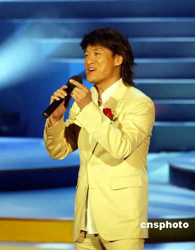 周華健自組團為偶像《月之暗面》巡演捧場