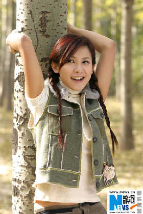 《留著愛(ài)》香港首映 廖雋嘉張亞?wèn)|聯(lián)手出專(zhuān)輯