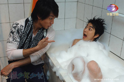 ELLA首度挑戰(zhàn)女扮男裝 《花樣少年少女》華娛內(nèi)地首播