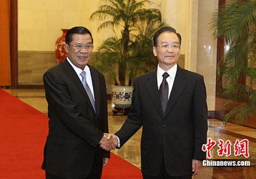溫家寶同柬埔寨首相會談(圖)