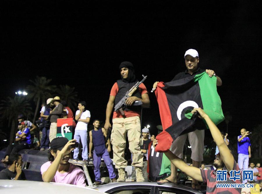 利比亞反對派攻入阿齊齊亞兵營