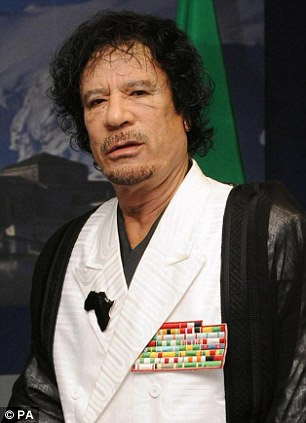大戰(zhàn)在即卡扎菲兩子被傳欲投降 英向利空運(yùn)18億第納爾現(xiàn)金